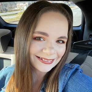 Meet your Posher, Hannah kay